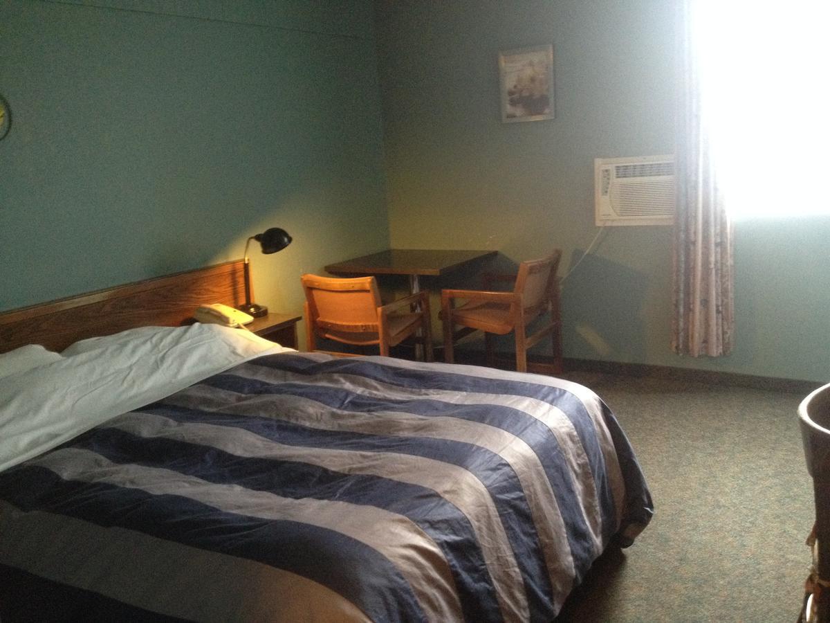 Classic Motor Inn Melville Bagian luar foto
